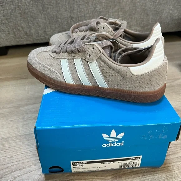 adidas gazelle silver green womens adidas Originals Samba OG Shadow Brown/Shadow Brown/Chalky Brown Men's Shoes, Brown/Brown/Brown, Size: 8 main image 1